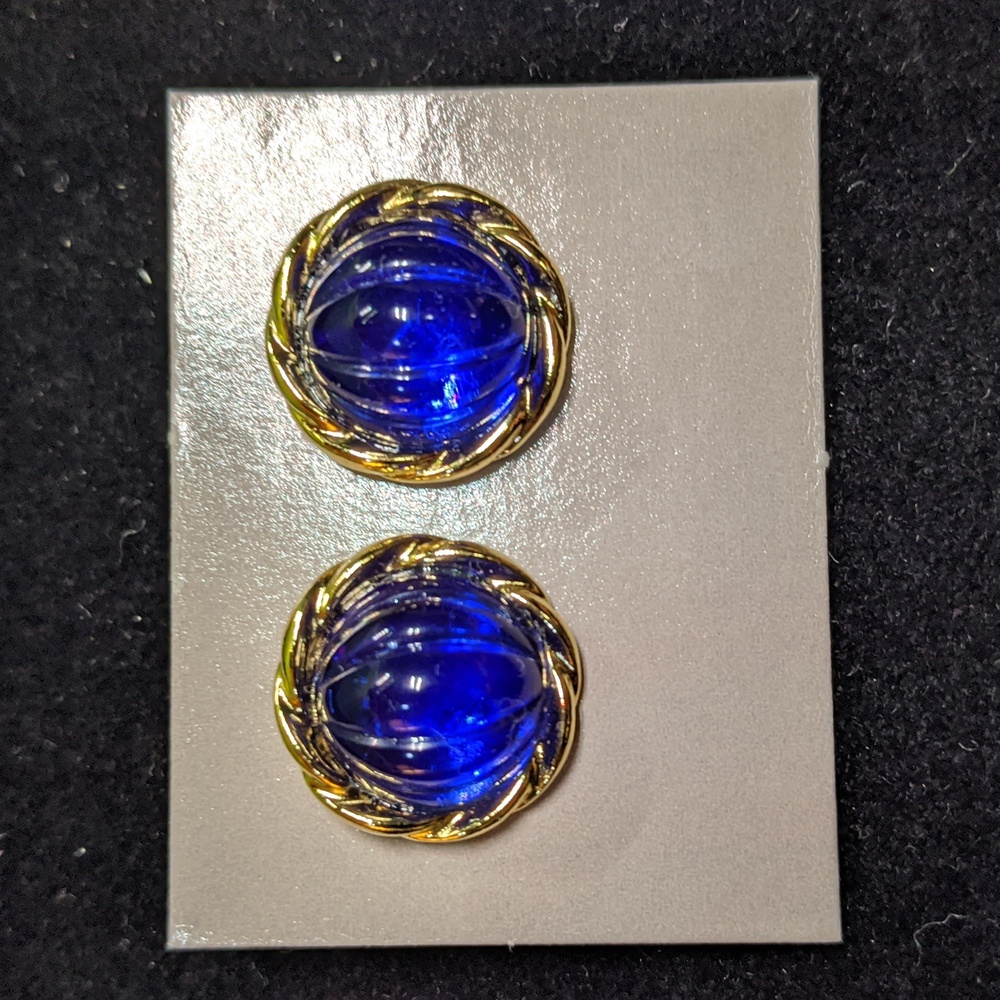 Vintage AVON Raj Pierced Earrings, Goldtone with Simulated Sapphire, NOS